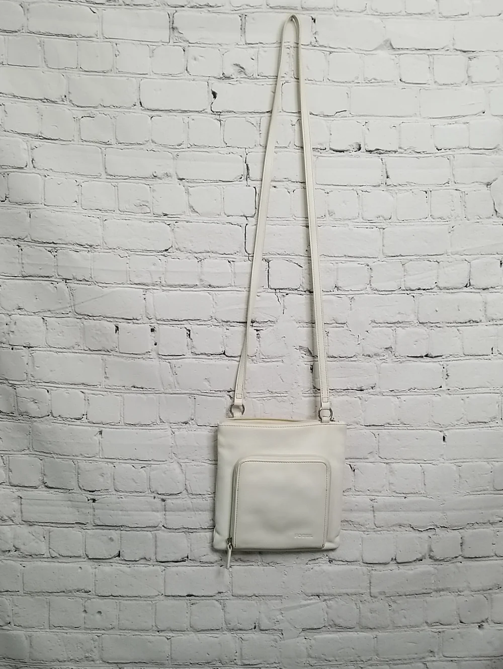 Fossil womens crossbody purse white Zip pouches GUC